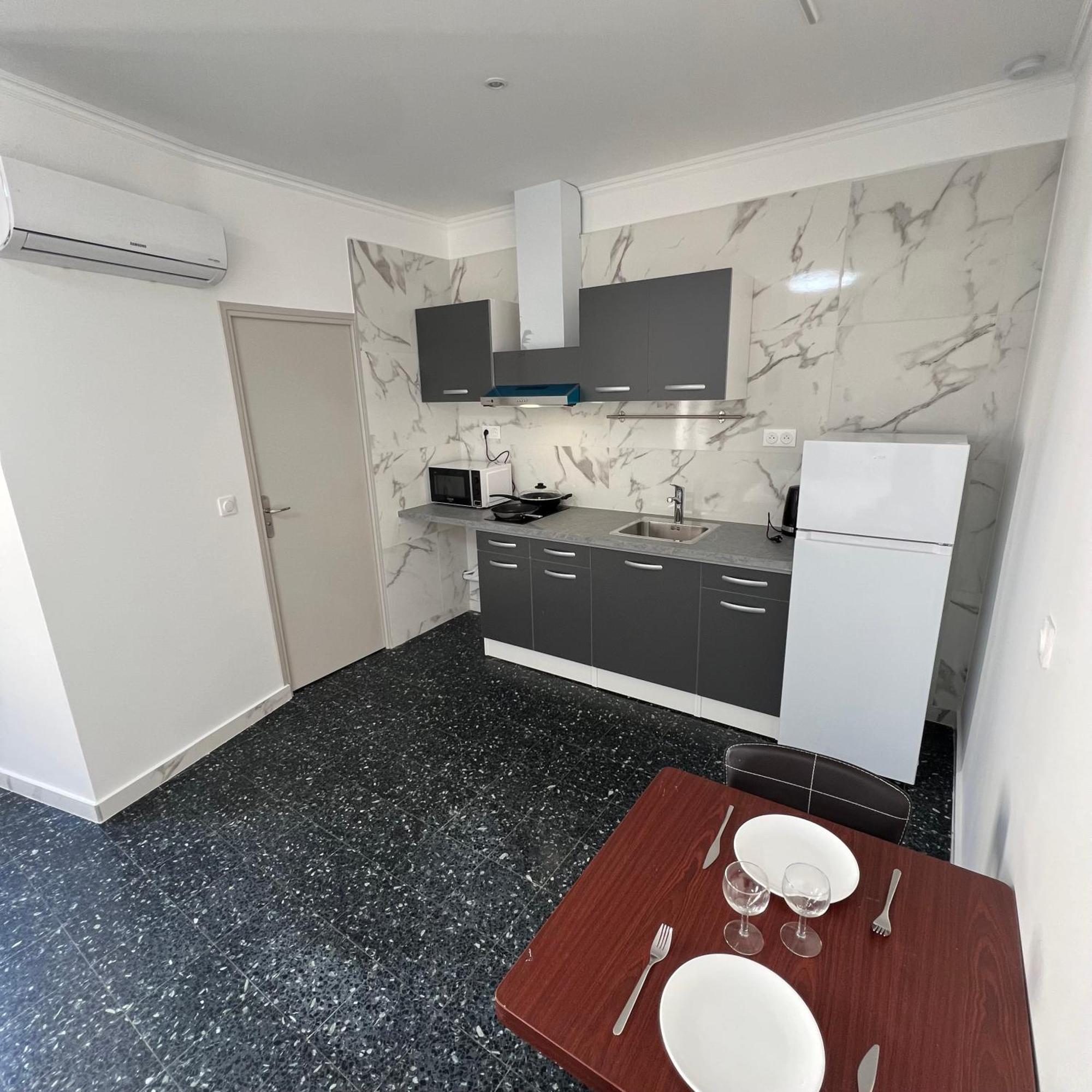 Suite St Charles, Canebiere, Vieux-Port Marseille Bagian luar foto